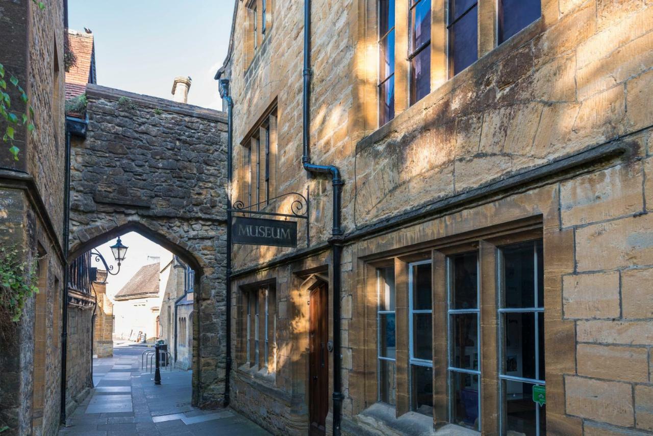 No.4 Ludbourne Hall Sherborne  Exterior photo